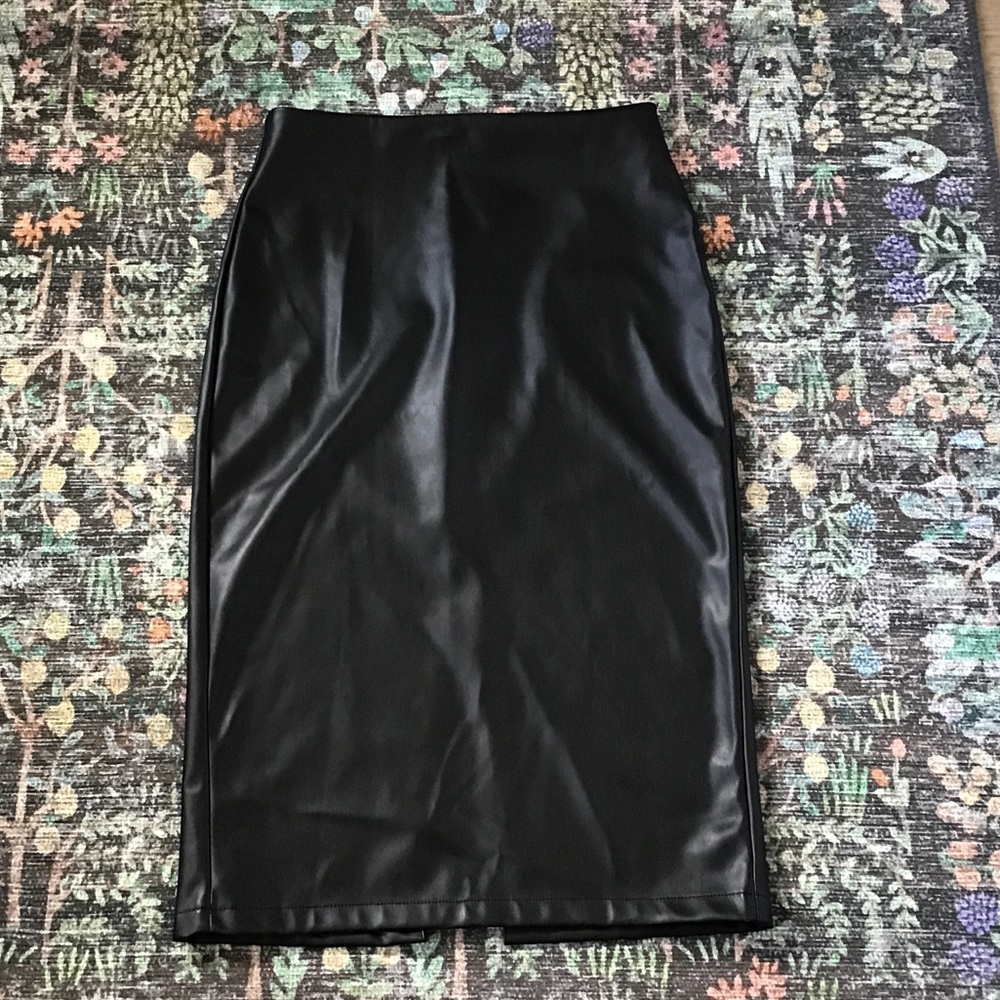 Fahsyee Women's Faux Leather Skirt
